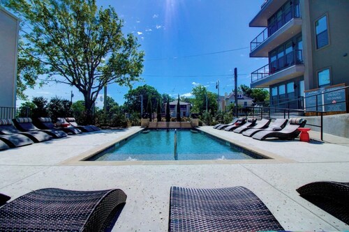 Comfort Studio,1 King Bed 207