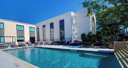 Comfort Studio,1 King Bed 207