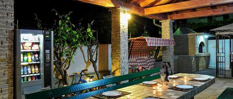 屋外ダイニングエリア