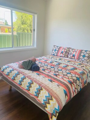 2 bedrooms, iron/ironing board, free WiFi, bed sheets