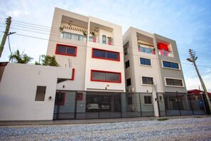 Exterior - Gorgeous 2Bedrooms apt@Spintex (Accra)
