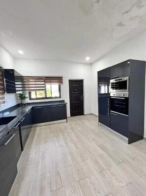 Private kitchen - Gorgeous 2Bedrooms apt@Spintex (Accra)