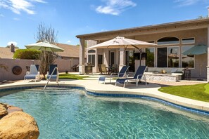 A heated pool - Beautiful Cave Creek Hm w/ Hot Tub, Pool, Putting Grn, 4 bedrooms (Cave Creek)