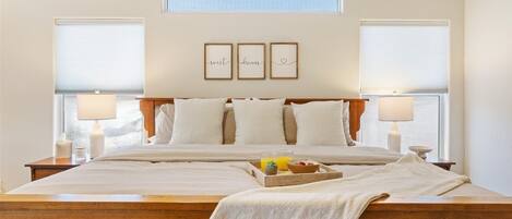 4 bedrooms, desk, iron/ironing board, travel crib