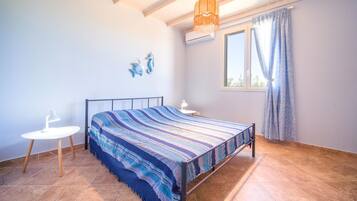 5 bedrooms, travel crib, free WiFi