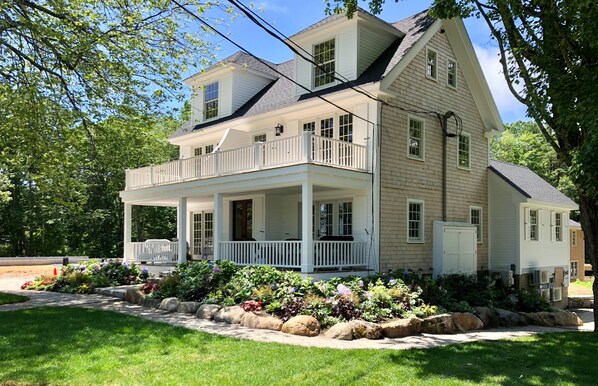 Exterior - Luxury Coastal Condo in Cape Porpoise – Stylish 2BR Retreat, Pool, Near Beaches! (Kennebunkport)