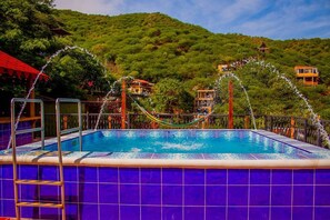 Outdoor pool - Spacious Seaview apartment with rooftop Pool (Santa Marta)