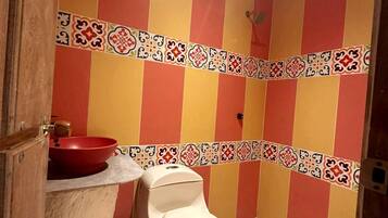 Towels, soap, shampoo, toilet paper