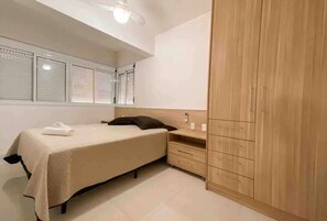 3 dormitorios, tabla de planchar con plancha, wifi gratis y ropa de cama