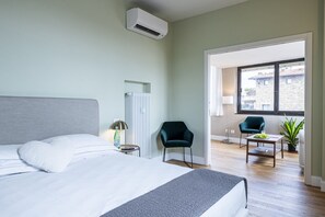 2 habitaciones, tabla de planchar con plancha, wifi y ropa de cama