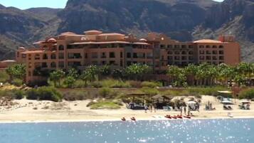 A la platja, gandules de platja i tovalloles de platja