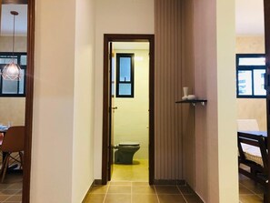 Dusche, Handtücher, Toilettenpapier