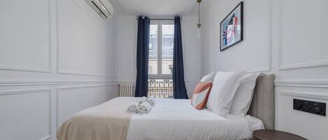 2 bedrooms, in-room safe, desk, laptop workspace