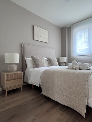 4 bedrooms, iron/ironing board, travel cot, WiFi