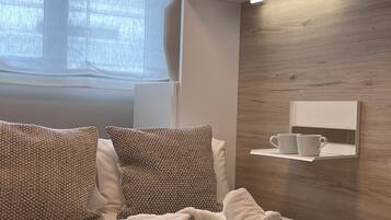4 bedrooms, iron/ironing board, travel cot, WiFi
