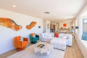 TV, fireplace, DVD player, books - Luxury Desert Gem~HotTub~GameRoom~360 Views~5 Min to Park (Joshua Tree)