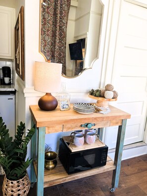 Interior - On Riverwalk Downtown/King Bed Pillowtop/Wifi (San Antonio)