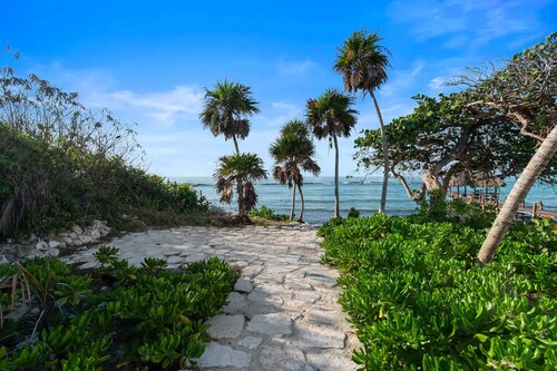 Oceanfront Seahorse | Private Hot Tub Beach Access