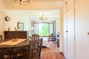 Dining - Saint Moritz Bariloche. Mtn and Lake Views. (San Carlos de Bariloche)