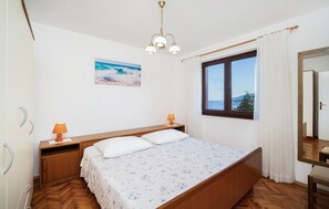 2 عدّة غرف نوم وواي فاي مجانًا وملاءات أسرّة