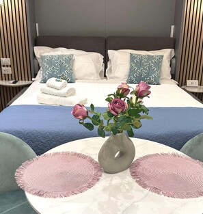 2 bedrooms, in-room safe, iron/ironing board, free WiFi