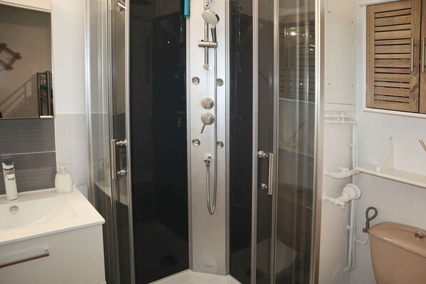 Bathroom - Superb studio with slope view, resort center (LES ORRES 1650)