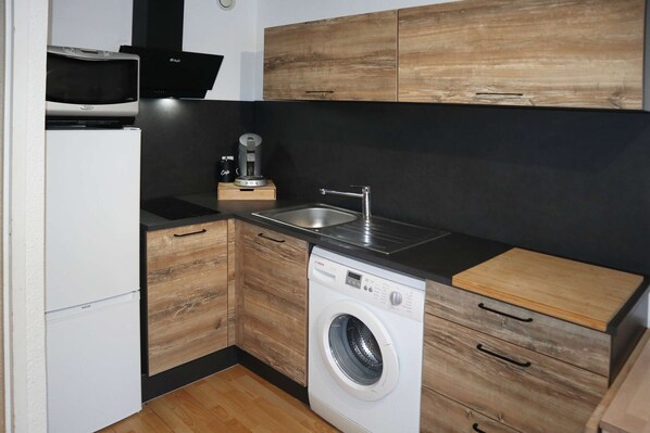 Fridge, cookware/dishes/utensils - Superb studio with slope view, resort center (LES ORRES 1650)