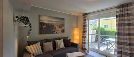 TV, DVD-spiller og stereoanlegg