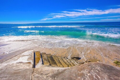 61' Ocean Frontage * 3 Beachfront Patios * A/C * Direct Beach Access