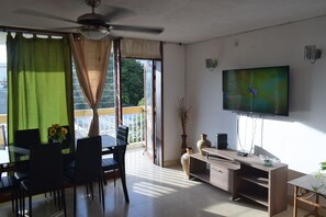 Dining - Departamento en el Rodadero de Santa Marta Colombia (Gaira)