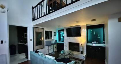 Parisian Marble Loft with a Garage off HWY55!