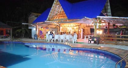 Shaddai restaurante y hospedaje