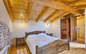 2 dormitorios, cuna de viaje, wifi gratis y ropa de cama