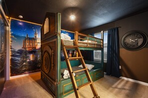 10 chambres, fer et planche à repasser, Wi-Fi, draps fournis