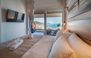 3 bedrooms, travel cot, free WiFi, bed sheets