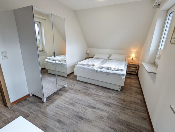 1 habitación, tabla de planchar con plancha y wifi 