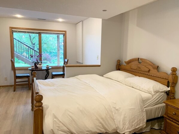 3 室のベッドルーム、セーフティボックス (室内)、アイロン / アイロン台、WiFi (無料)