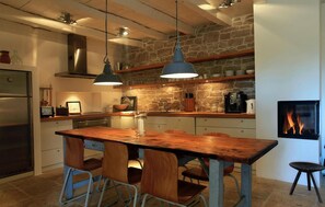 Fridge, oven, dishwasher, coffee/tea maker - 2 bedroom pet friendly home in Porec (Porec)