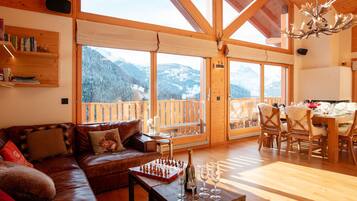 Télévision, cheminée