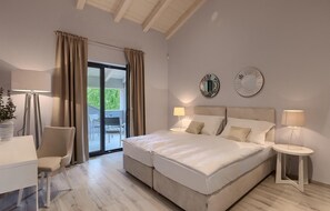 5 bedrooms, travel cot, free WiFi, bed sheets