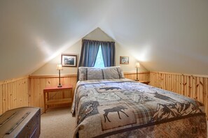 1 bedroom, free WiFi, bed sheets - Waterfall Cabin | Private Trails, Hot Tub (South Bloomingville)