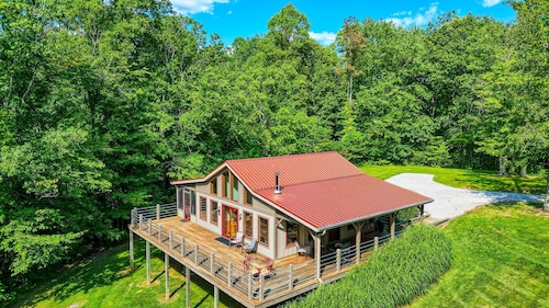 Songbird Cabin | Hocking Hills, Private Trails