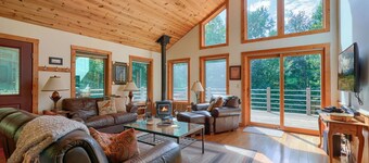 Songbird Cabin | Private Trails | Covered Hot Tub