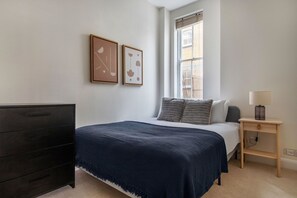 2 chambres, fer et planche à repasser, Wi-Fi, draps fournis