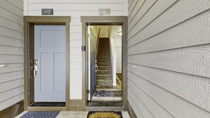 Interior - Weekend Locals - Garage - WiFi - Deck - Townhome - AC - Pet friendly (McCall)