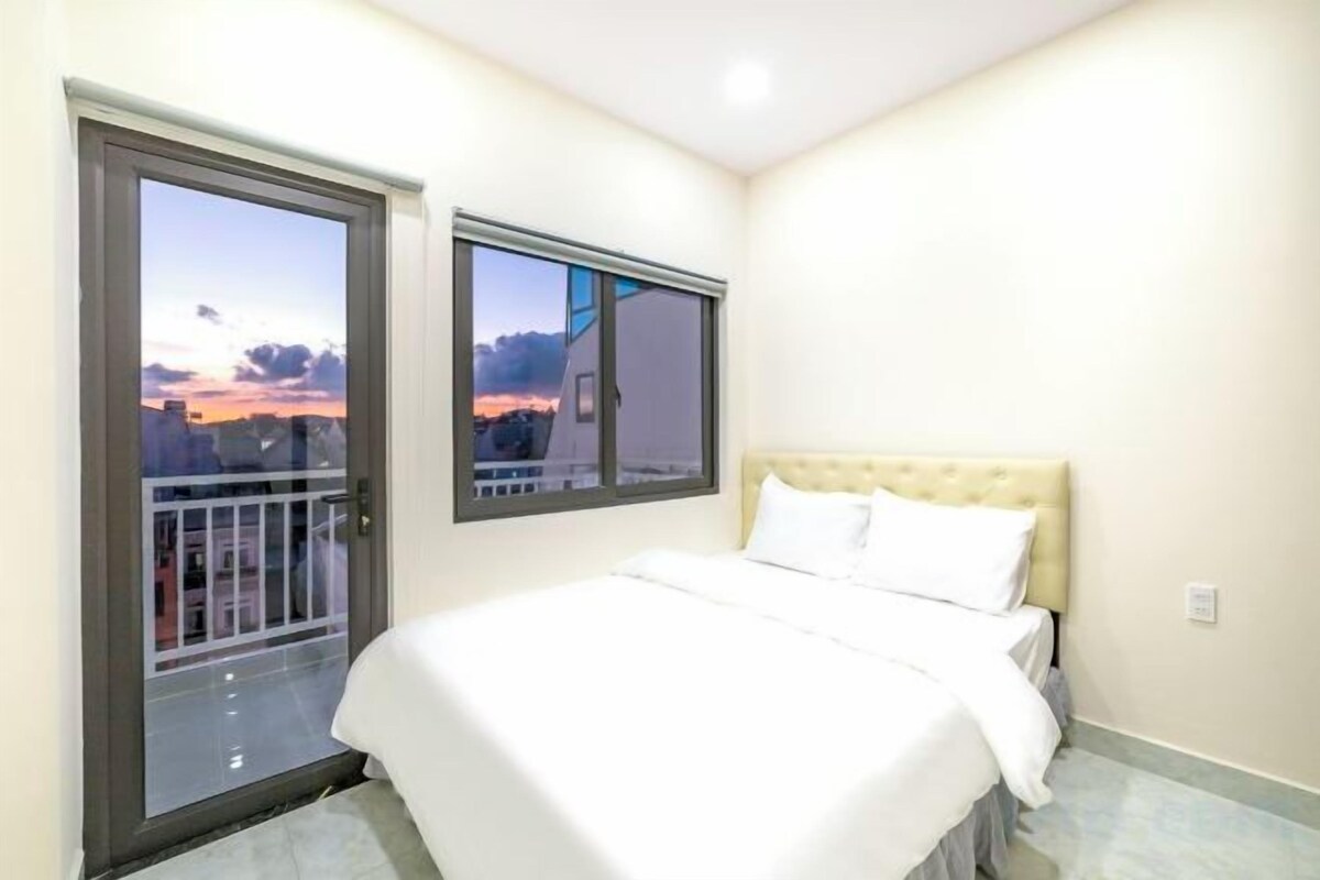 Blackout drapes, soundproofing, WiFi (free), bed sheets