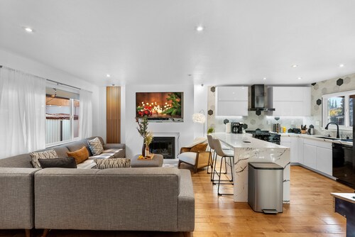 🌅 Modern, Trendy 4BD & 3BA house with great amenities 🌉🎆