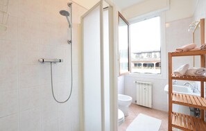 Een douche, een haardroger