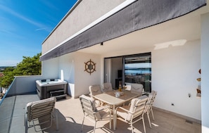 Outdoor dining - Lovely home in Barbat with sauna (Barbat)