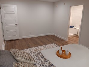 3 bedrooms, bed sheets
